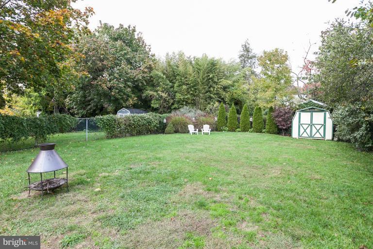906 Overbrook Road Baltimore, MD 21239 - Photo 21 of 27 Exterior (Rear)