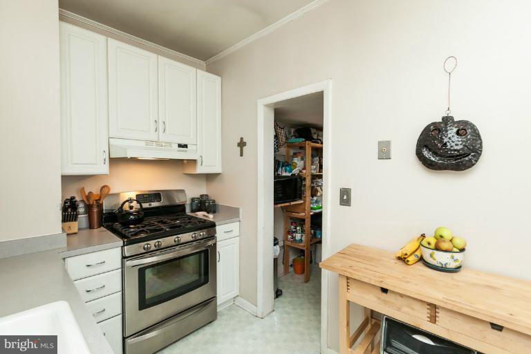 906 Overbrook Road Baltimore, MD 21239 - Photo 10 of 27 Updated Kitchen with Pantry