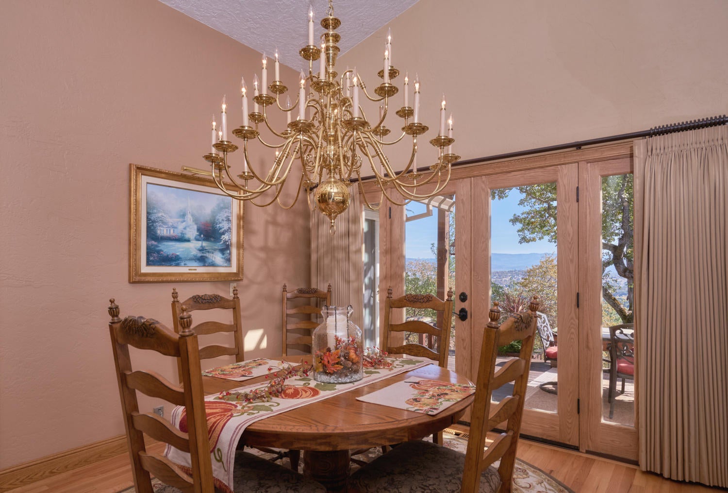 150 Nick Young Road Eagle Point, OR 97524 - Photo 10 of 41 Formal Dining.