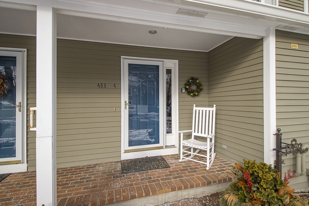 433 Main Street, Unit 4 Medfield, MA 02052 - Photo 3 of 36