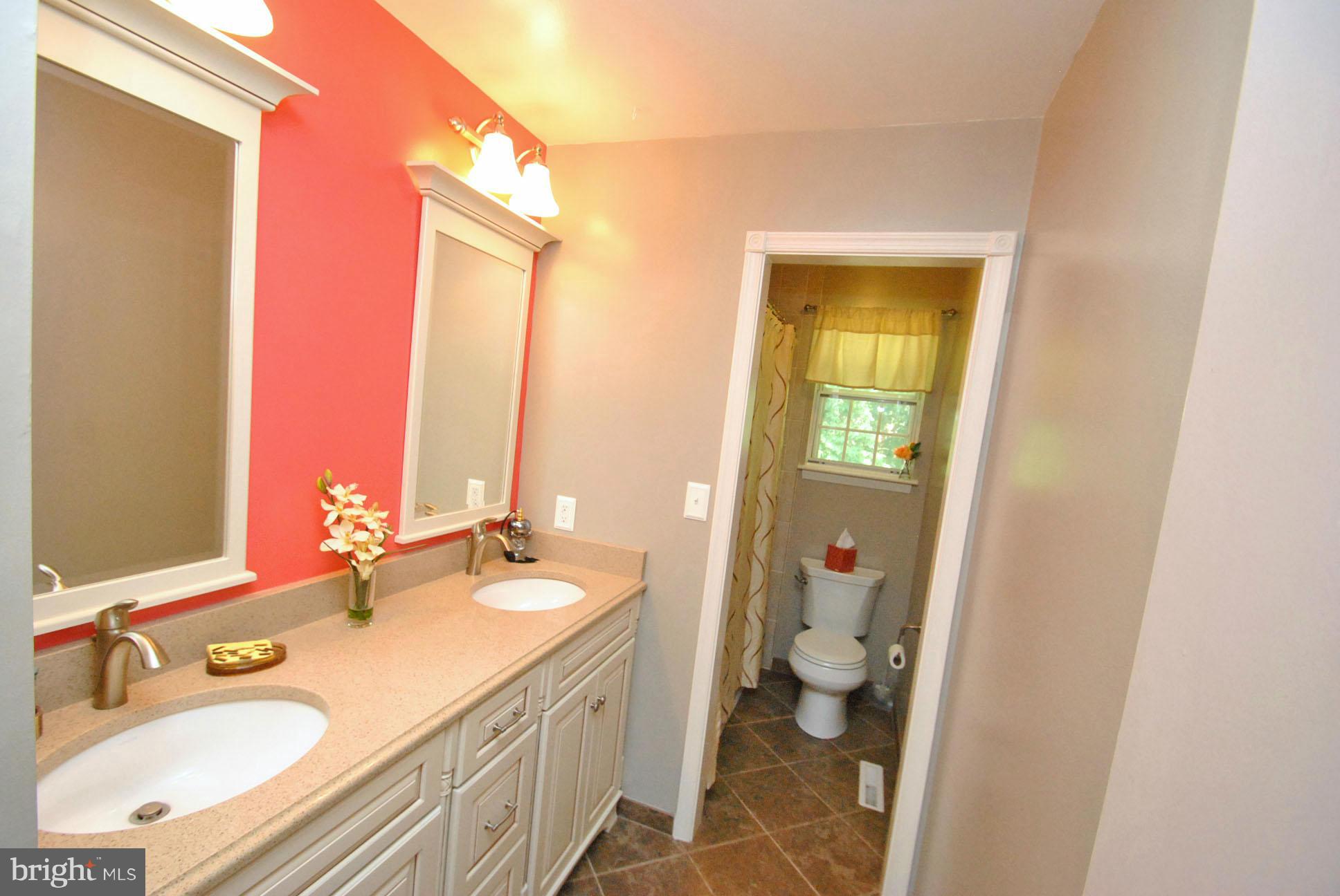 4216 Winterode Way Baltimore, MD 21236 - Photo 18 of 30 UPPER LEVEL HALLWAY FULL BATH