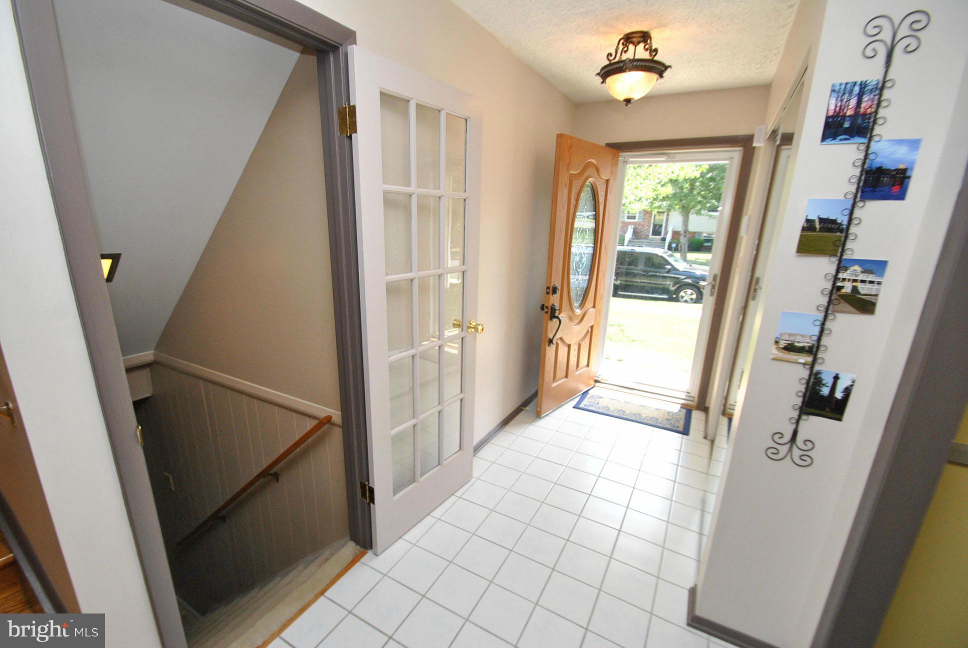 4216 Winterode Way Baltimore, MD 21236 - Photo 3 of 30 ENTRANCE / FOYER