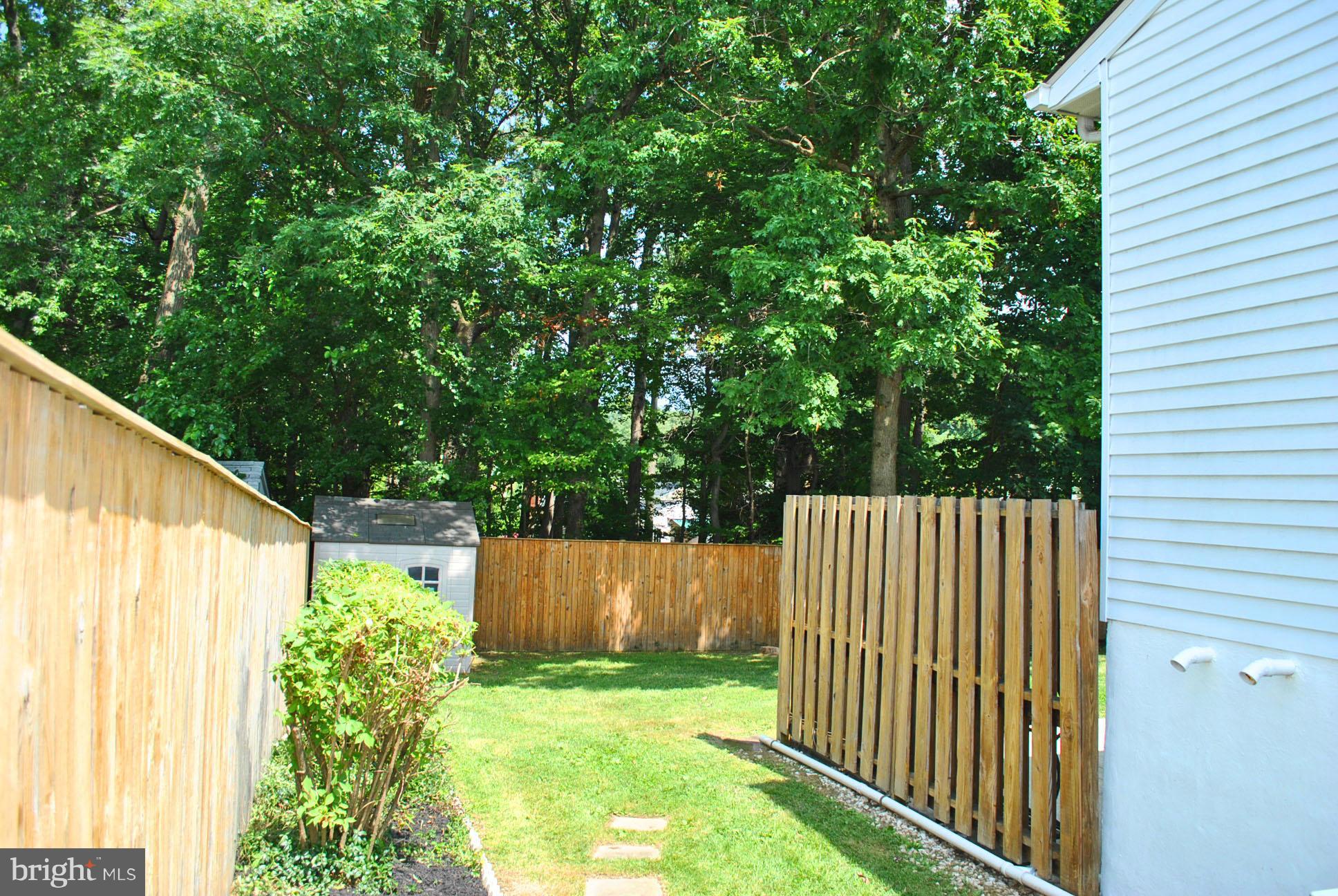 4216 Winterode Way Baltimore, MD 21236 - Photo 28 of 30 SIDE VIEW OF BACK YARD