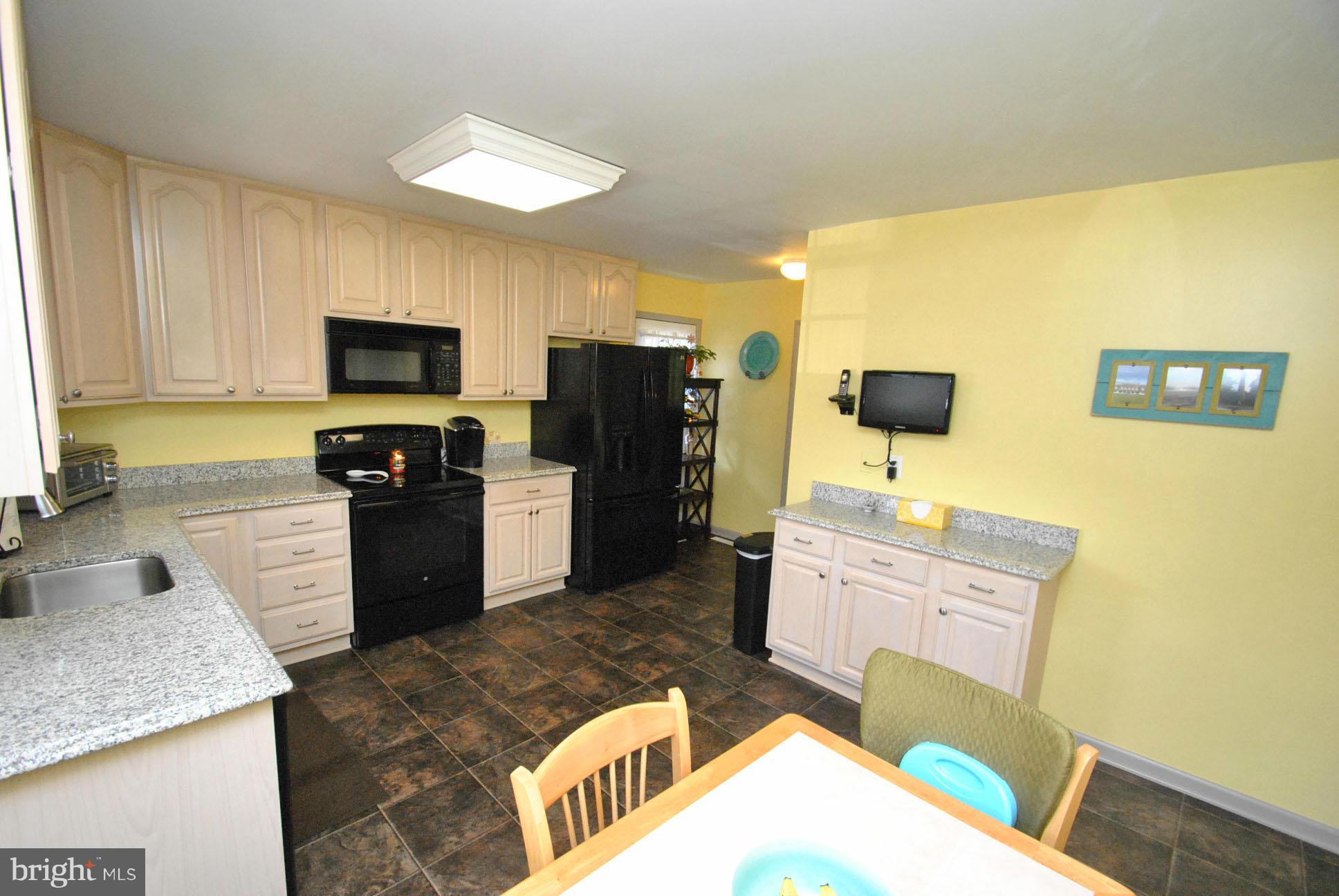 4216 Winterode Way Baltimore, MD 21236 - Photo 8 of 30 UPDATED KITCHEN W/GRANITE COUNTERS
