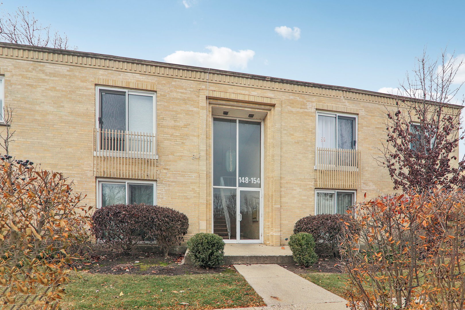 148 Green Bay Road, Unit 1 Glencoe, IL 60022 - Photo 1 of 21 Gallery Image 1
