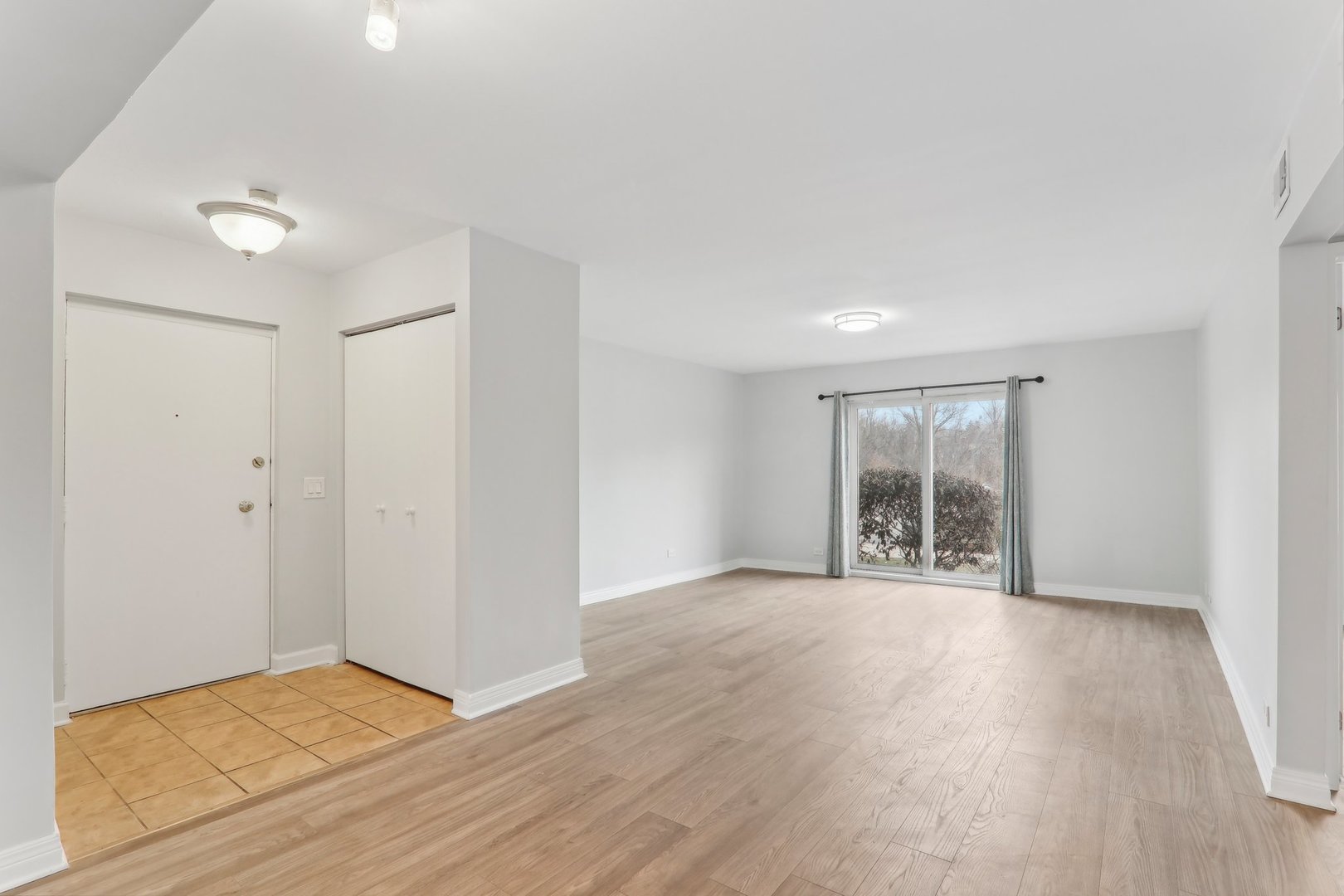148 Green Bay Road, Unit 1 Glencoe, IL 60022 - Photo 2 of 21 Gallery Image 2