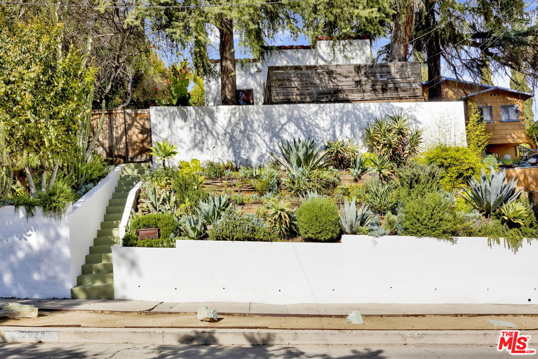 2021 Rome Drive Los Angeles, CA 90065 - Photo 12 of 57