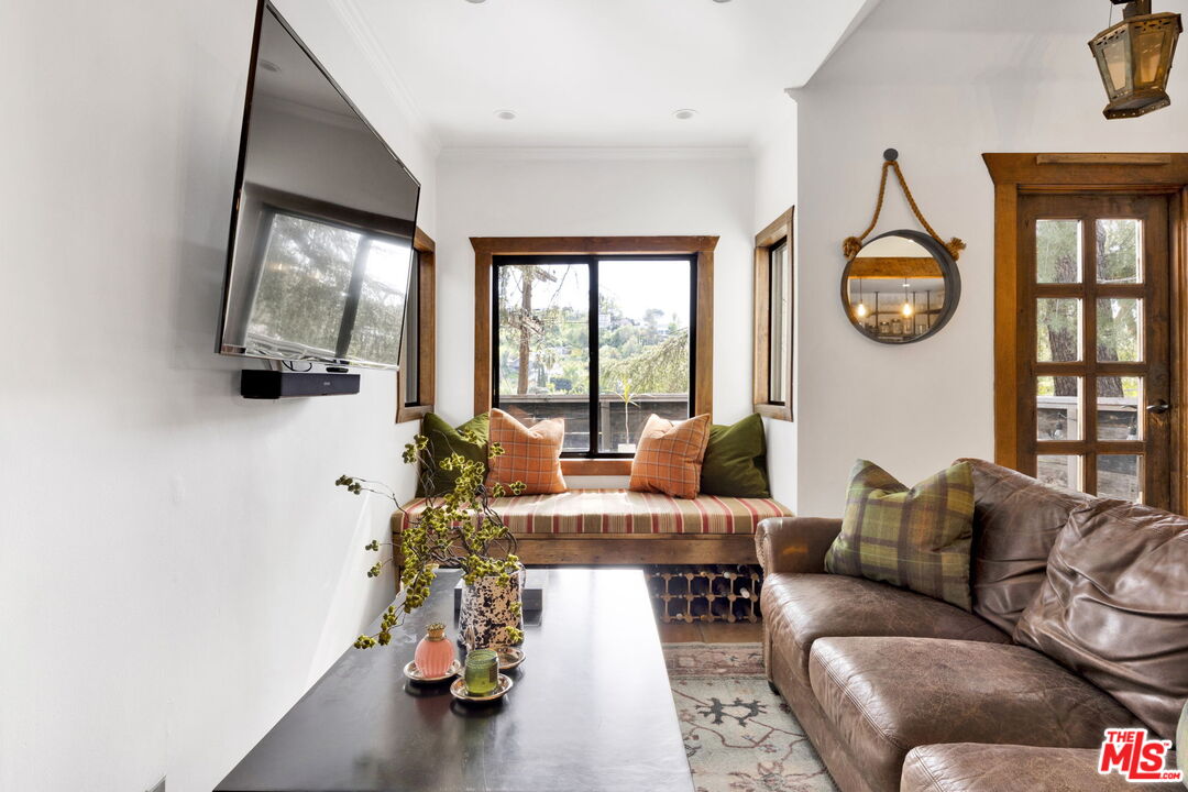 2021 Rome Drive Los Angeles, CA 90065 - Photo 19 of 57