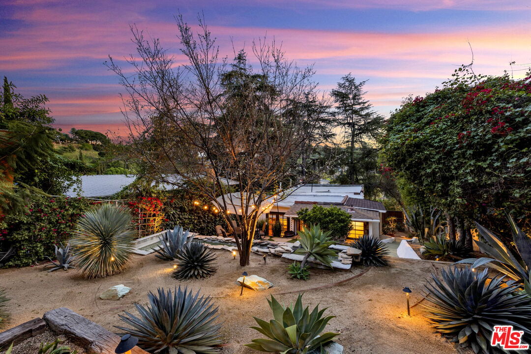 2021 Rome Drive Los Angeles, CA 90065 - Photo 9 of 57