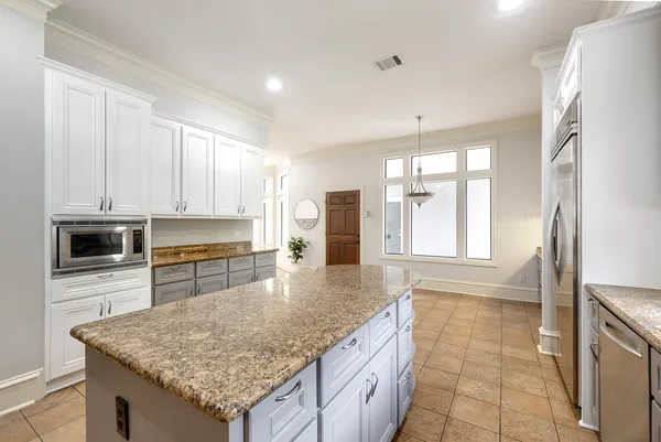 $1,150,000 | 5519 Newcastle Street, Bellaire, TX 77401