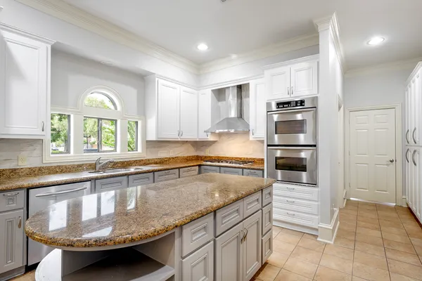 $1,150,000 | 5519 Newcastle Street, Bellaire, TX 77401