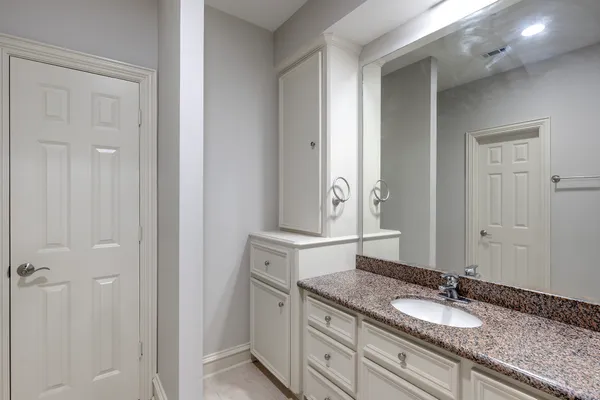 $1,150,000 | 5519 Newcastle Street, Bellaire, TX 77401