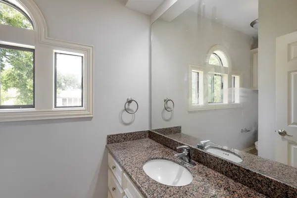 $1,150,000 | 5519 Newcastle Street, Bellaire, TX 77401