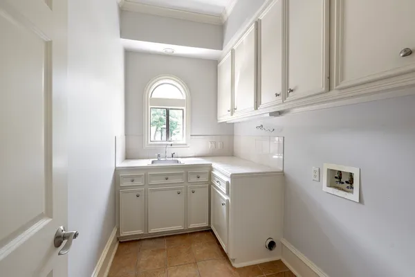 $1,150,000 | 5519 Newcastle Street, Bellaire, TX 77401