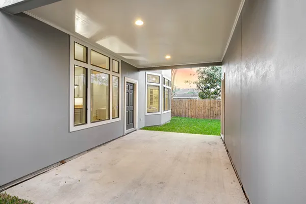 $1,150,000 | 5519 Newcastle Street, Bellaire, TX 77401