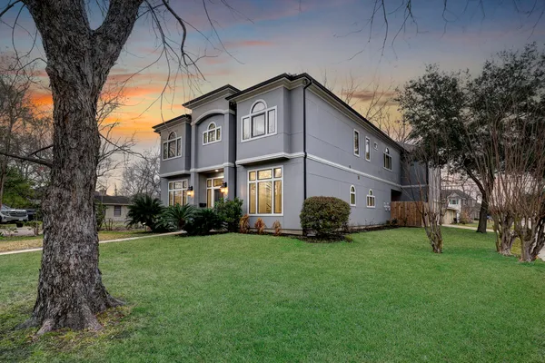 $1,150,000 | 5519 Newcastle Street, Bellaire, TX 77401
