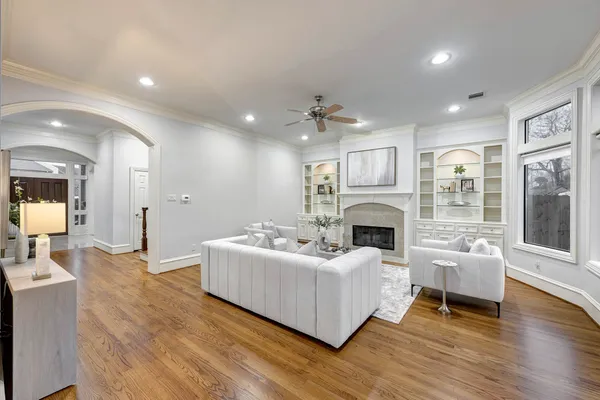 $1,150,000 | 5519 Newcastle Street, Bellaire, TX 77401