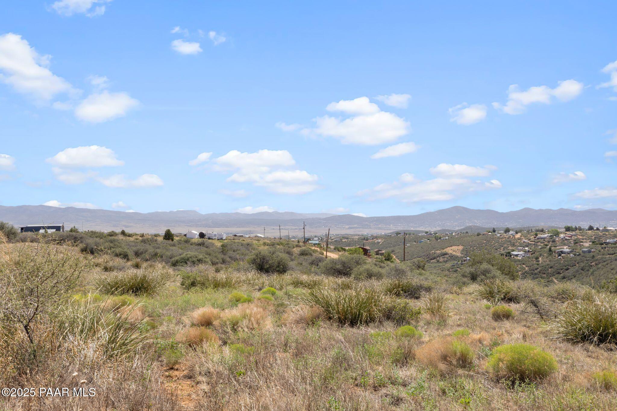 9180 Wolf Road Dewey-Humboldt, AZ 86327 - Photo 4 of 16 a view of city and mountain