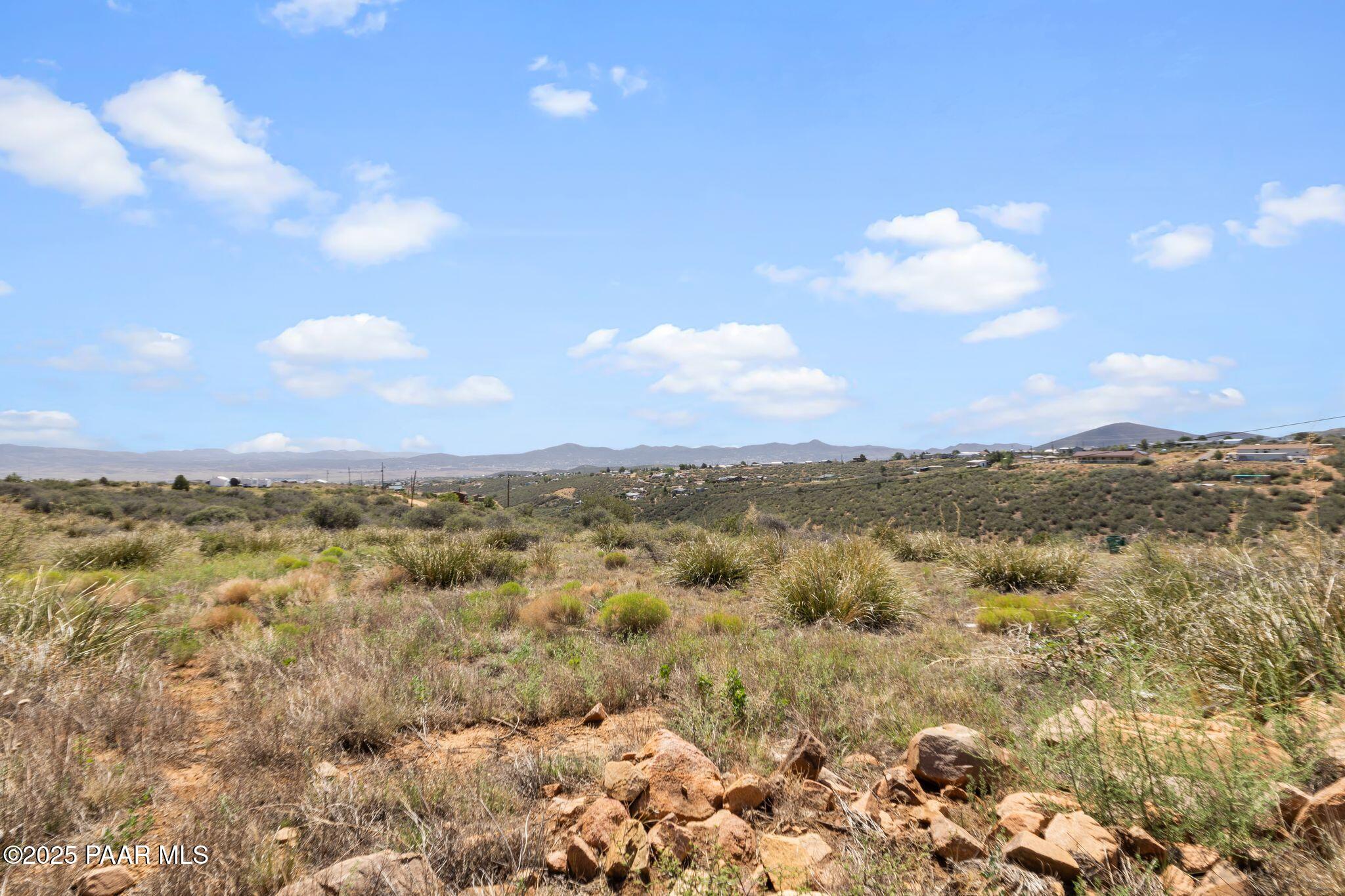 9180 Wolf Road Dewey-Humboldt, AZ 86327 - Photo 5 of 16 a view of a city