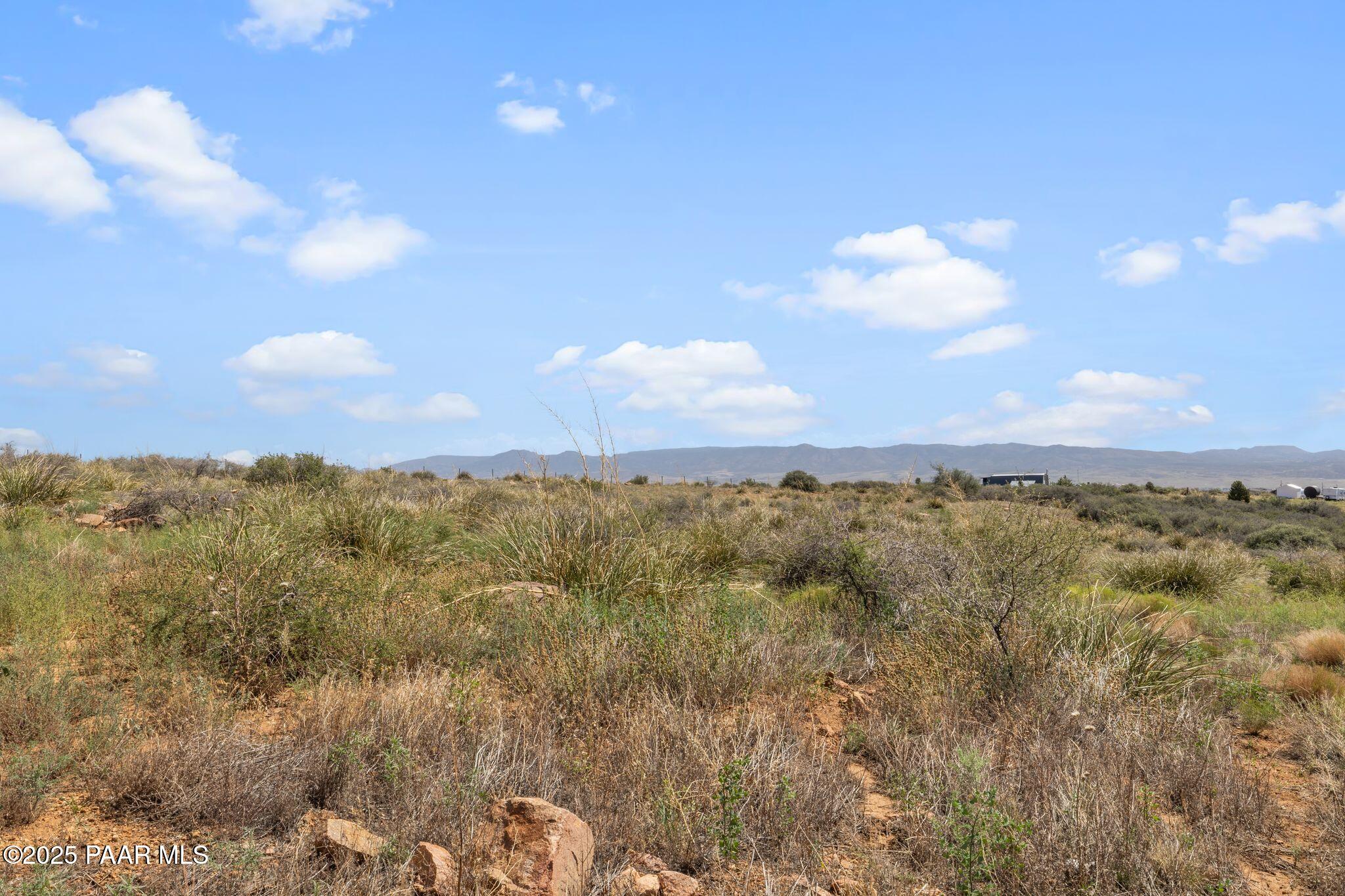9180 Wolf Road Dewey-Humboldt, AZ 86327 - Photo 6 of 16 a view of a city