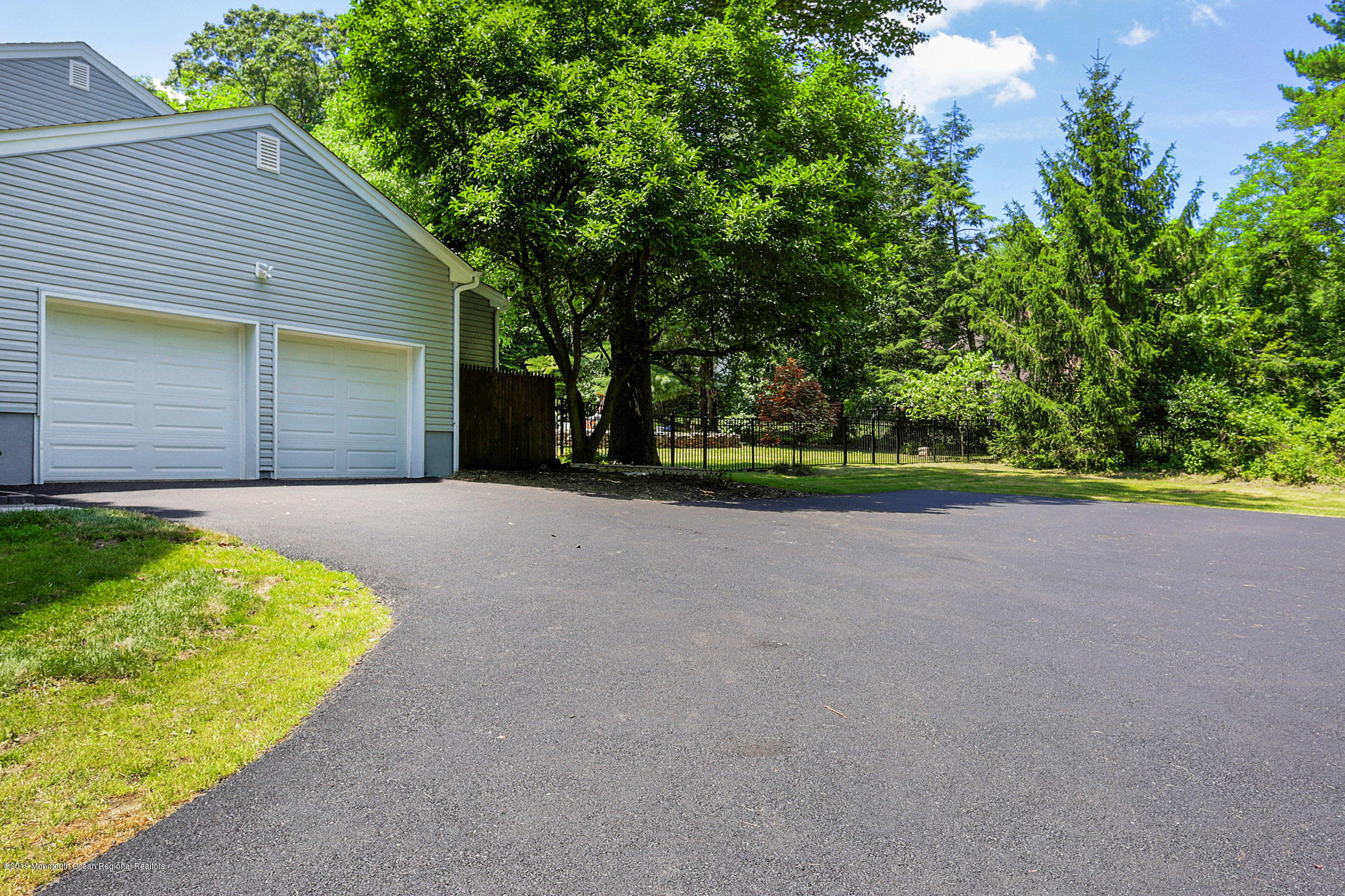 30 Laurel Brook Road Lincroft, NJ 07738 - Photo 6 of 32 Driveway