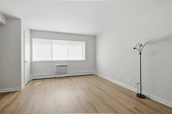 $2,300 | 750 Dempster Street, Unit CG4, Mount Prospect, IL 60056