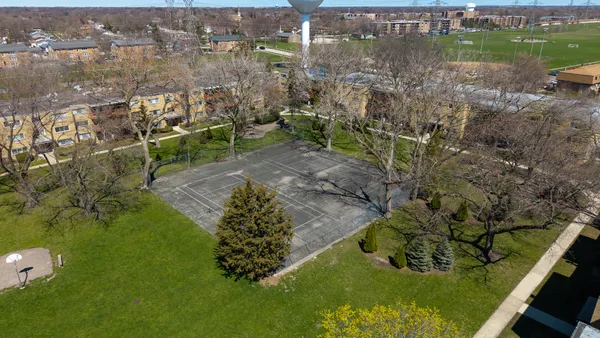 $2,300 | 750 Dempster Street, Unit CG4, Mount Prospect, IL 60056