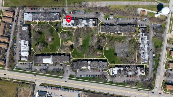 $2,300 | 750 Dempster Street, Unit CG4, Mount Prospect, IL 60056