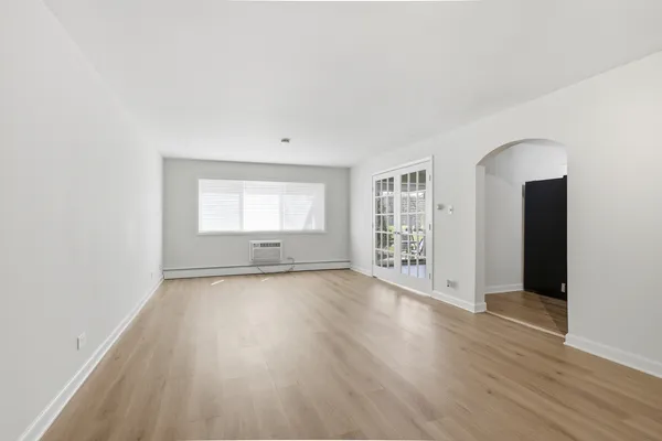 $2,300 | 750 Dempster Street, Unit CG4, Mount Prospect, IL 60056