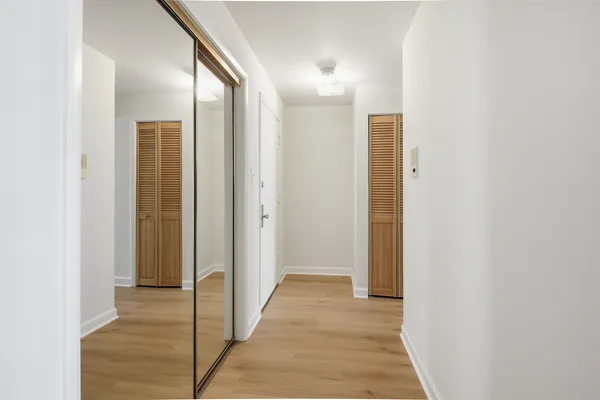 $2,300 | 750 Dempster Street, Unit CG4, Mount Prospect, IL 60056