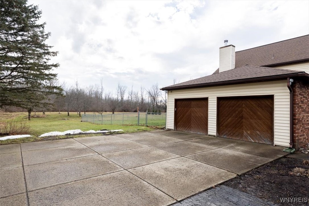 13111 Martin Road Newstead, NY 14001 - Photo 33 of 47 2 car side load garage