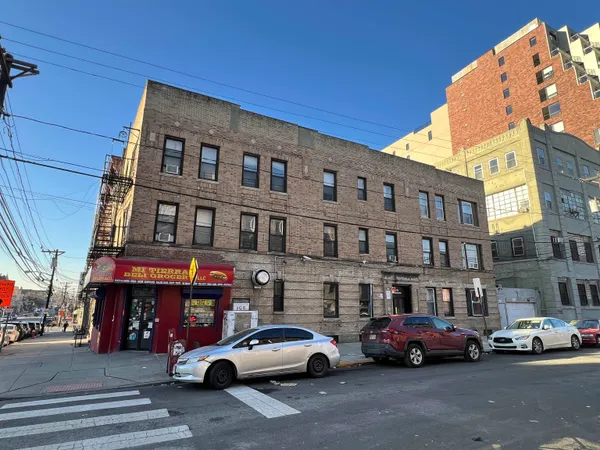 $1,300 | 32 Broadway, Unit 1, Jersey City, NJ 07306