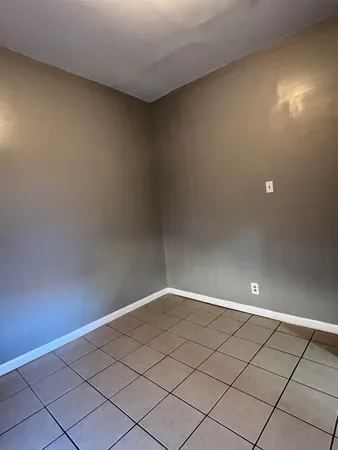 $1,300 | 32 Broadway, Unit 1, Jersey City, NJ 07306