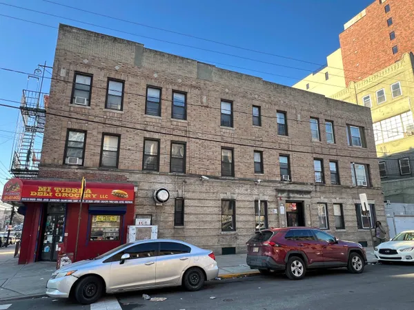 $1,300 | 32 Broadway, Unit 1, Jersey City, NJ 07306