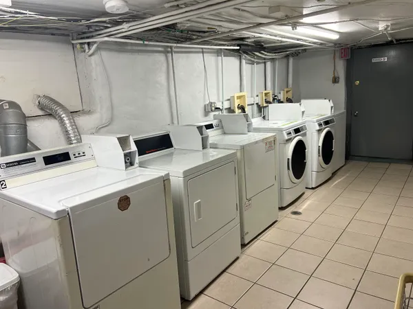 $1,300 | 32 Broadway, Unit 1, Jersey City, NJ 07306