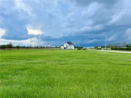 $70,000 | 13 Heron Drive, Westwego, LA 70094