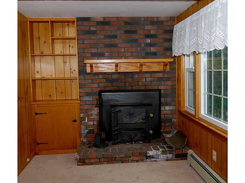 40 North Auburn Road Auburn, ME 04210 - Photo 18 of 27 Den/Family/Great Room.