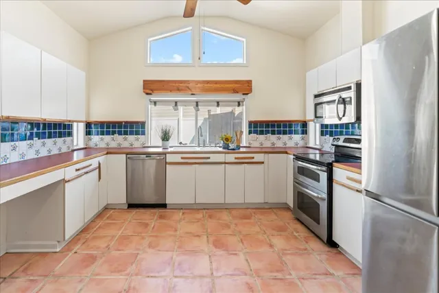 $479,000 | 9 Ridgewood Circle, Wimberley, TX 78676