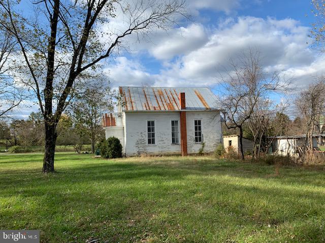 587 Richardson Road Strasburg, VA 22657 - Photo 6 of 11 Side
