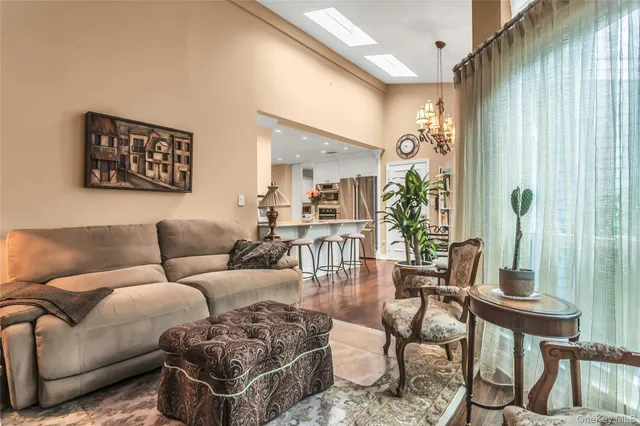 $1,649,000 | 52 Hyde Court, Manhasset, NY 11030