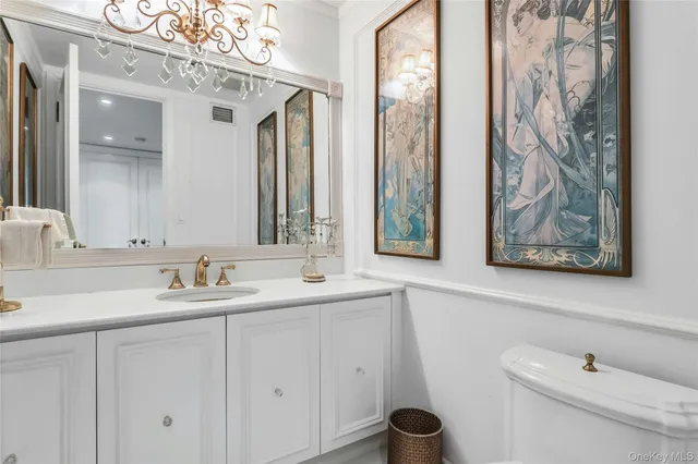 $1,649,000 | 52 Hyde Court, Manhasset, NY 11030