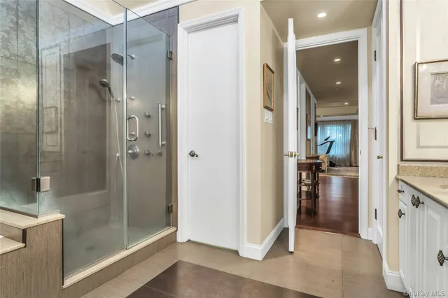 $1,649,000 | 52 Hyde Court, Manhasset, NY 11030