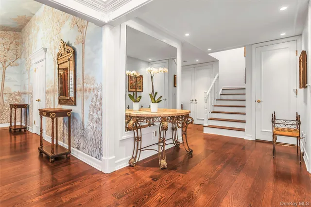 $1,649,000 | 52 Hyde Court, Manhasset, NY 11030