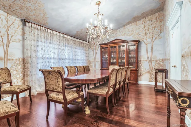 $1,649,000 | 52 Hyde Court, Manhasset, NY 11030