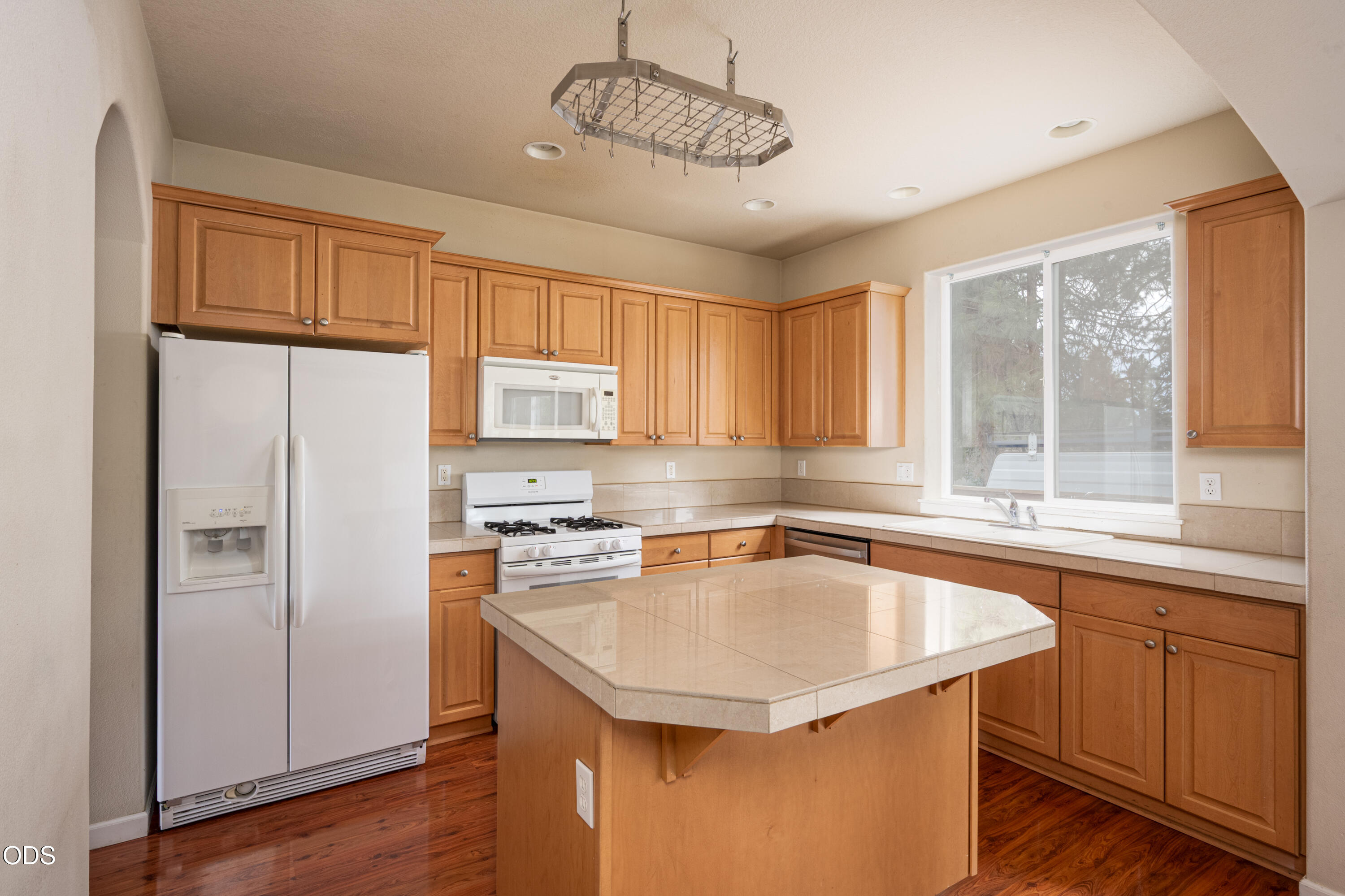 61506 Tall Tree Court Bend, OR 97702 - Photo 10 of 37