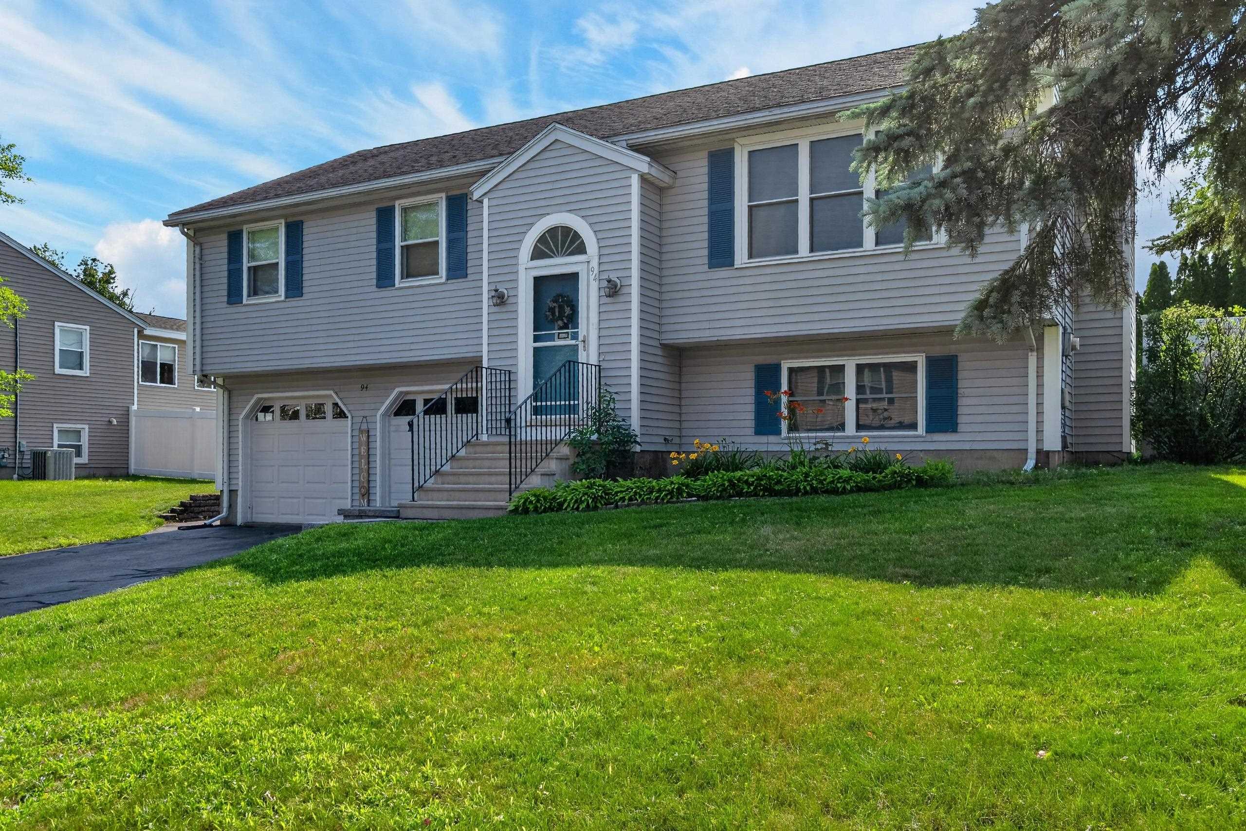 94 Pullman Street Manchester, NH 03103 - Photo 2 of 37