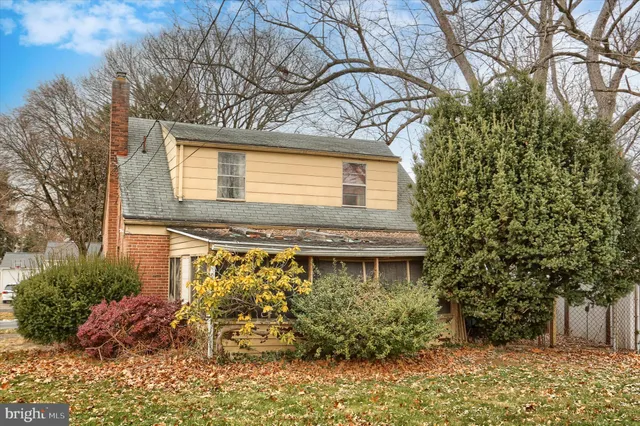 $225,000 | 307 Pennsylvania Avenue, Camp Hill, PA 17011