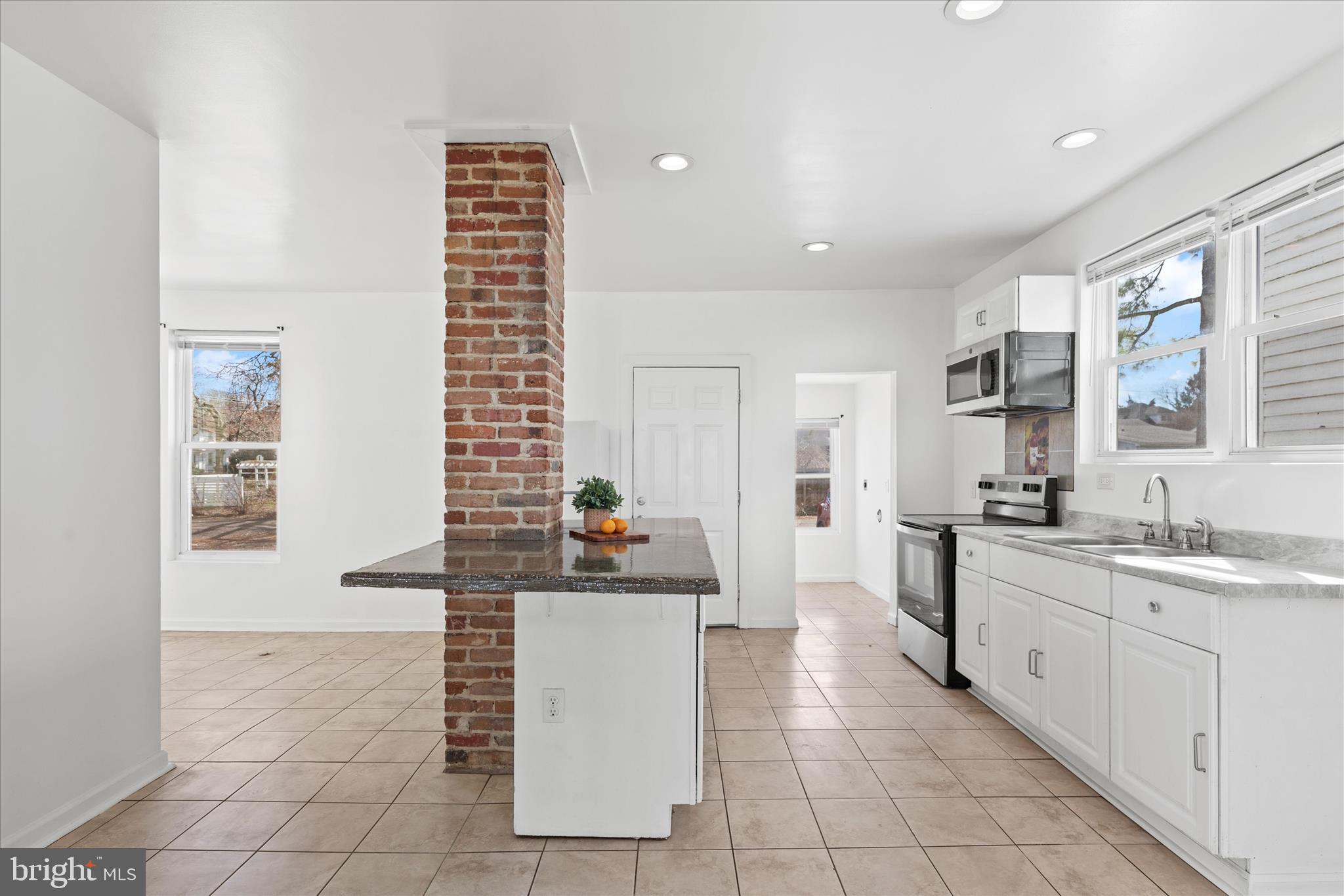 302 Hazel Avenue Salisbury, MD 21801 - Photo 12 of 37 Kitchen