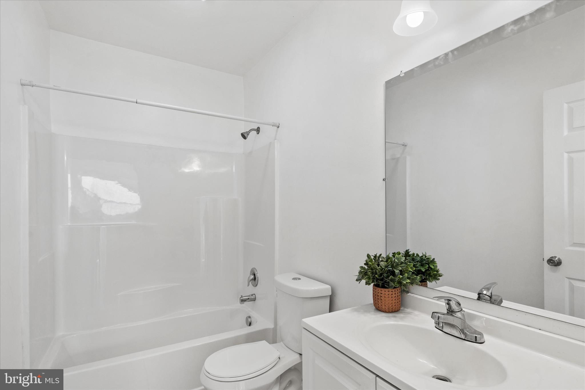 302 Hazel Avenue Salisbury, MD 21801 - Photo 17 of 37 Main Level Full Bath