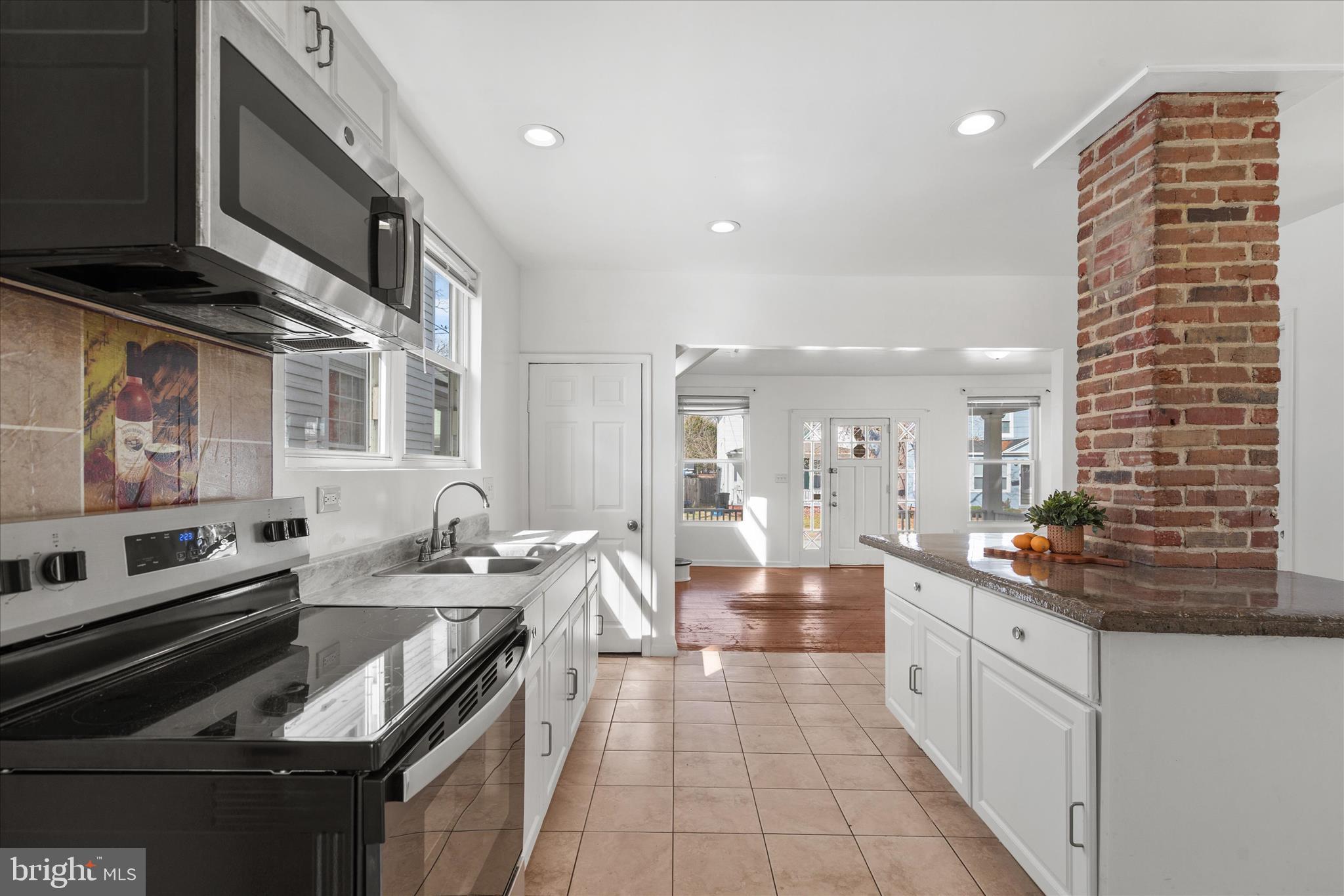 302 Hazel Avenue Salisbury, MD 21801 - Photo 10 of 37 Kitchen